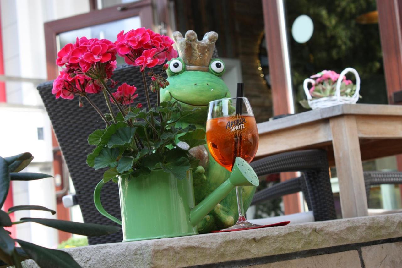 Hotel Am Kurpark Бад Лаутерберг Екстериор снимка