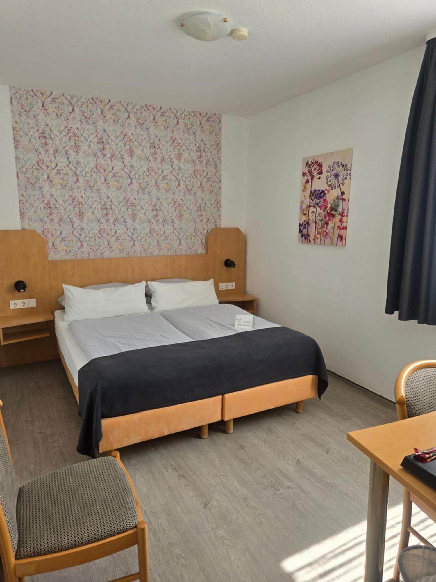 Hotel Am Kurpark Бад Лаутерберг Екстериор снимка
