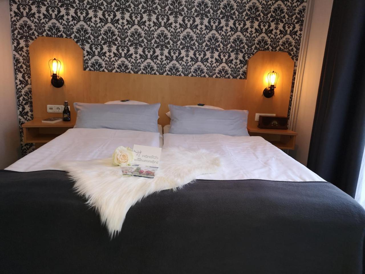 Hotel Am Kurpark Бад Лаутерберг Екстериор снимка