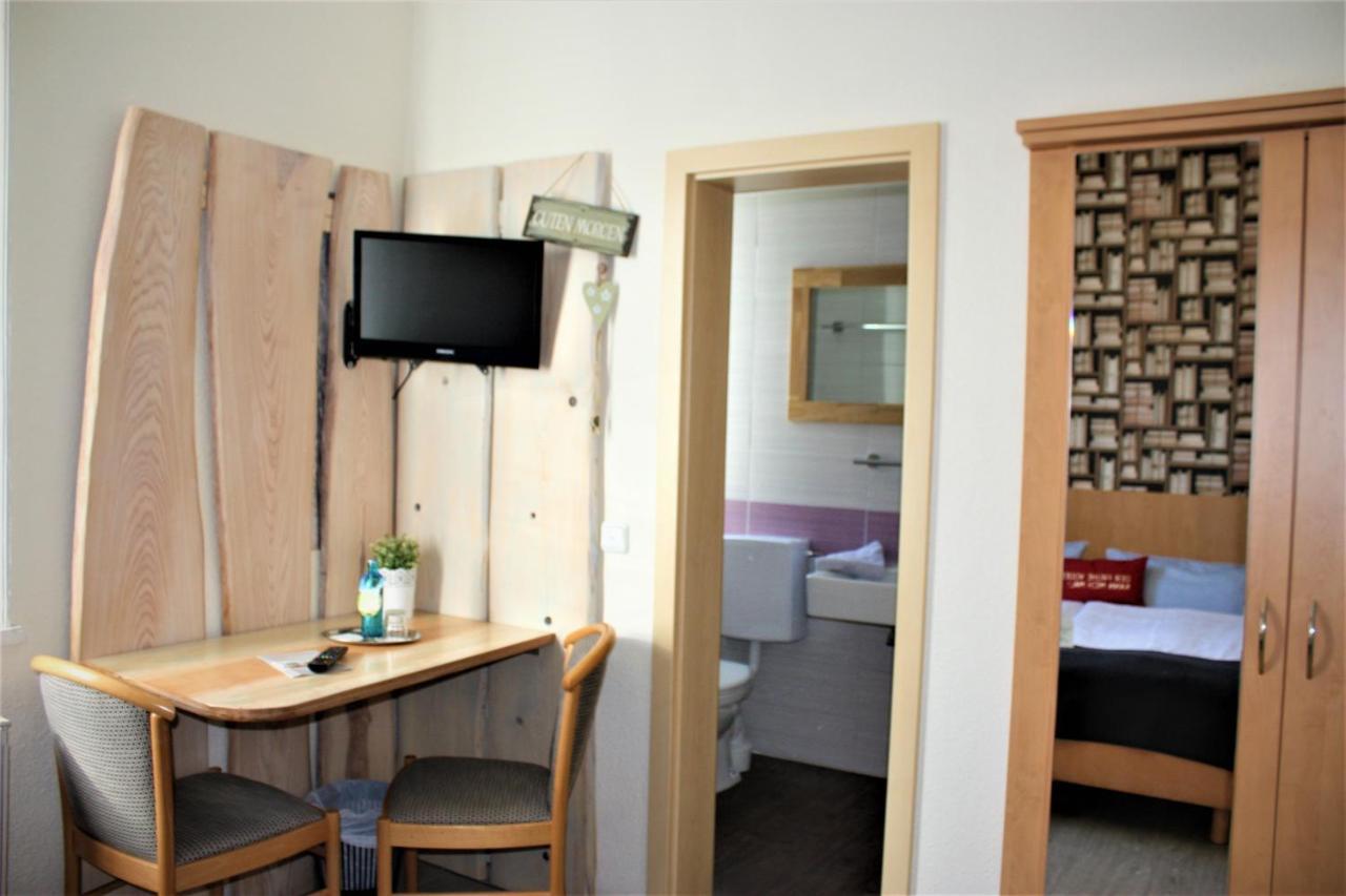 Hotel Am Kurpark Бад Лаутерберг Екстериор снимка