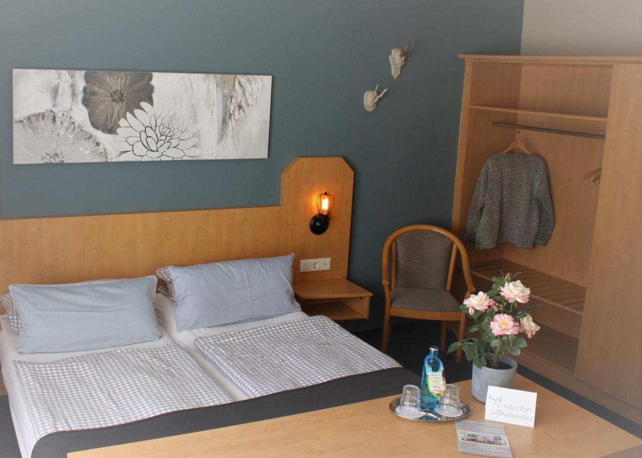 Hotel Am Kurpark Бад Лаутерберг Екстериор снимка